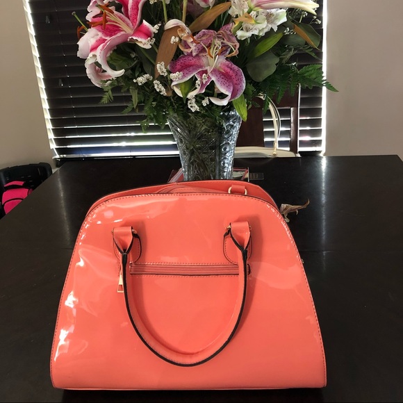 Handbag 👜 - Picture 2 of 4